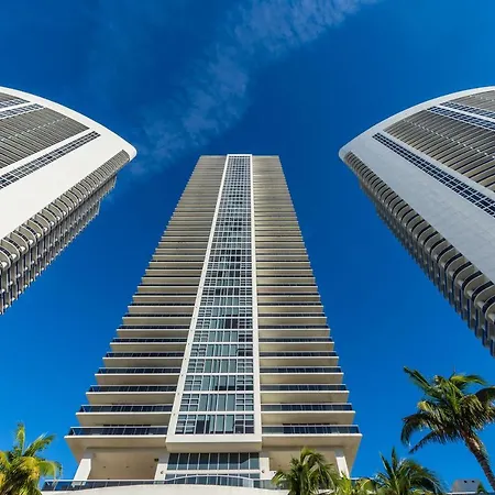 Picturesque Beachfront Condo - Lovely 2Bd And 2Ba Apt With Direct Ocean View Hollywood Exterior photo